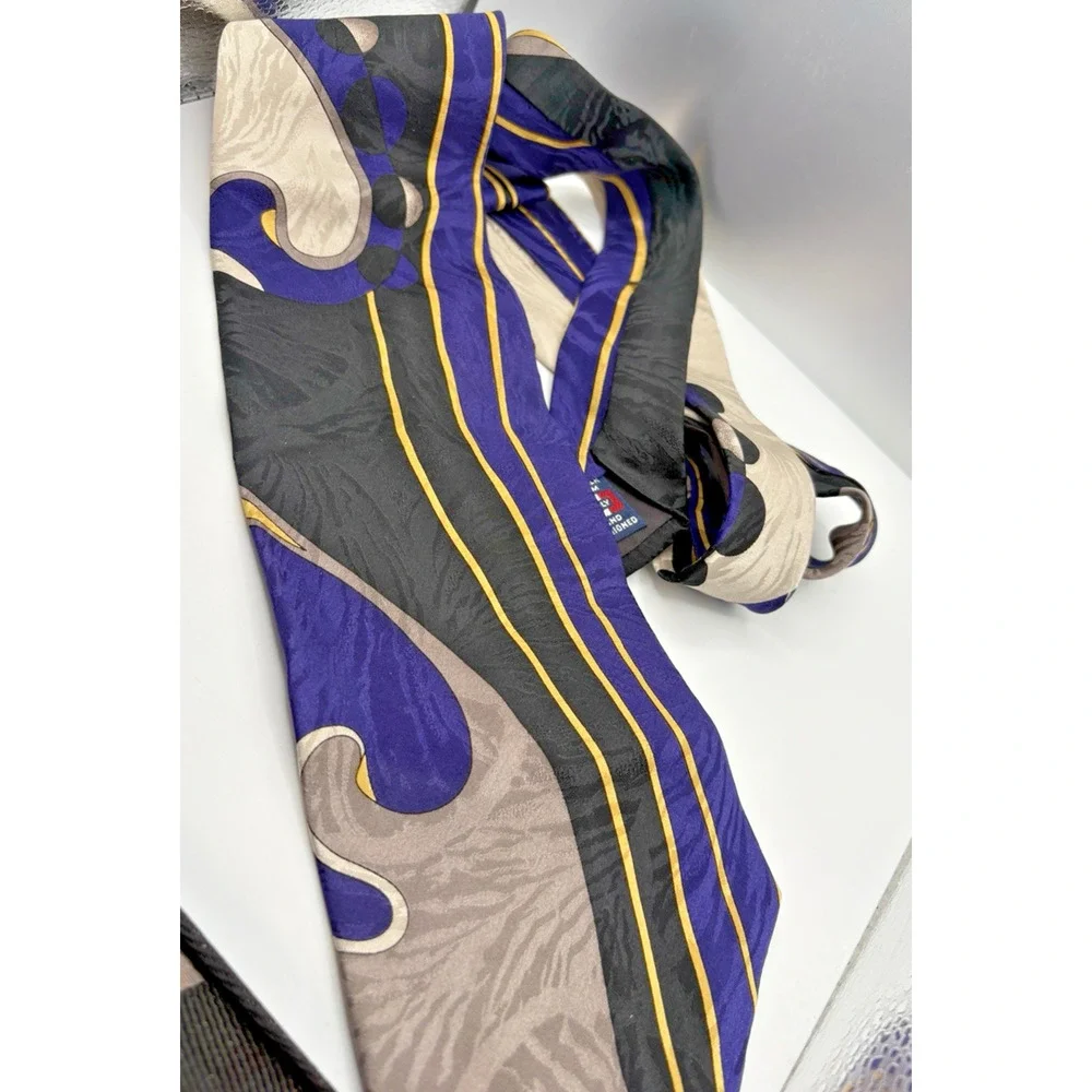 Valentino Cravatte Silk Tie Handmade in Italy Purple Black Gold Abstract Vintage